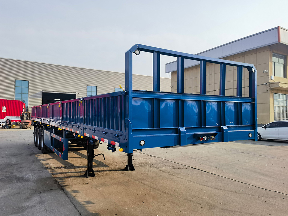 Derun မော်တော်ယာဉ်ကုမ္ပဏီ၏ဘေးထွက် Wall Semi Trailer သည်အယ်လ်ဂျီးရီးယားသို့တင်ပို့ခဲ့သည်