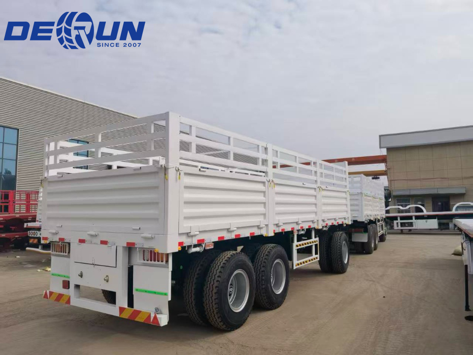 ထရပ်ကားနှစ်စီးနှင့် Semi-Trailer ကို Djibouti သို့တင်ပို့တော့မည်ဖြစ်သည်။
