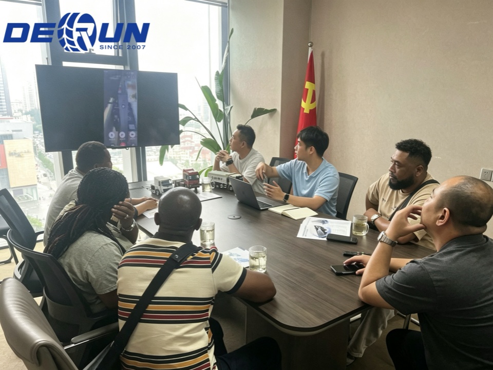 Derun Auto Ghana သည် အဓိကမှာယူမှုကို လုံခြုံစေသည်- TX 6x4 Dump Trucks 25 စီး Derun Auto Ghana သည် အဓိကမှာယူမှုကို လုံခြုံစေသည်- TX 6x4 Dump Trucks 25 စီး