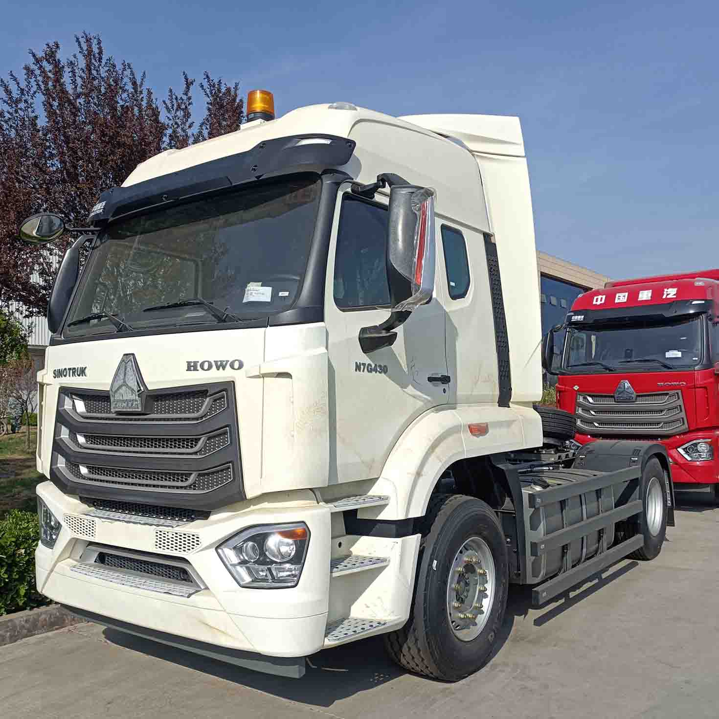 Sinotruk Howo 4x2 NX Tractor Head Truck ကို အသုံးပြုထားသည်။